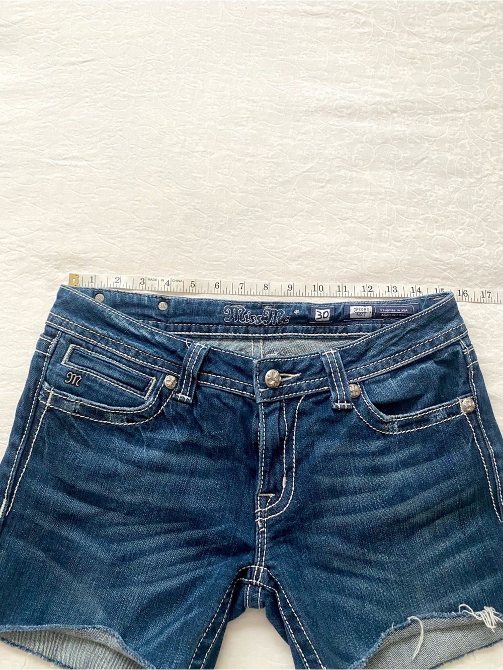 Miss Me Cut Off Jean Shorts Darker Wash Boot Cut Raw Hem Size 30 - Picture 8 of 13